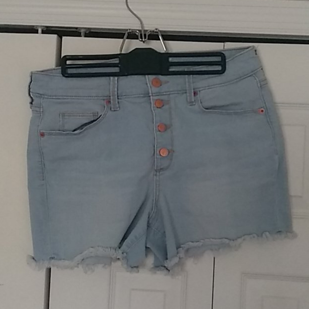Universal Thread High Rise Cutoffs